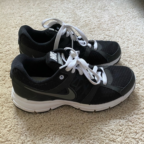 Nike Shoes - Nike running sneakers